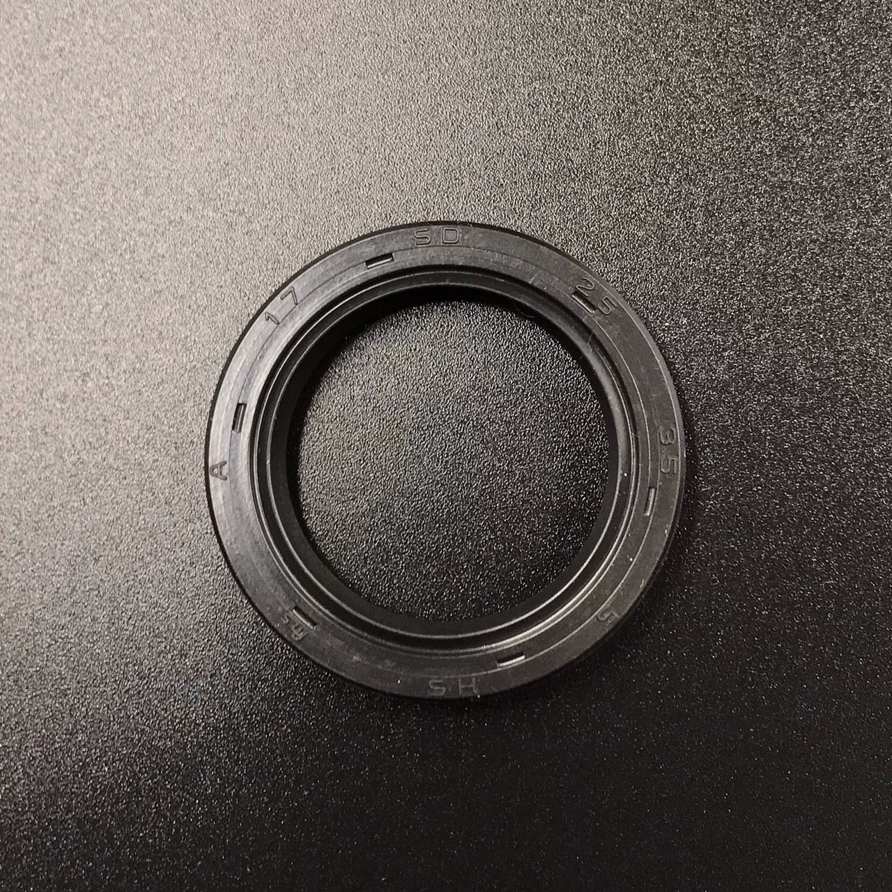 photo5316907339510558027