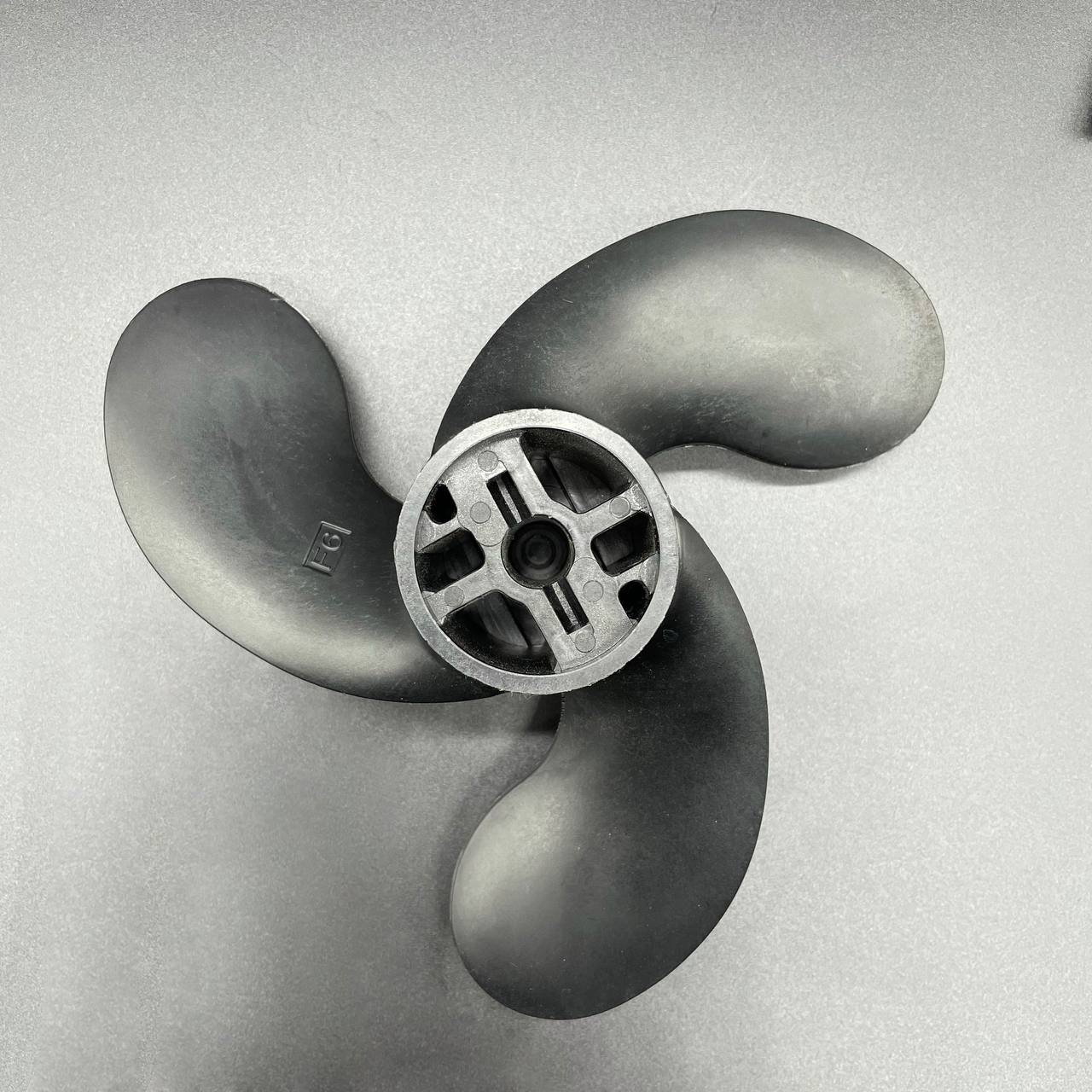 photo5294058375488844678