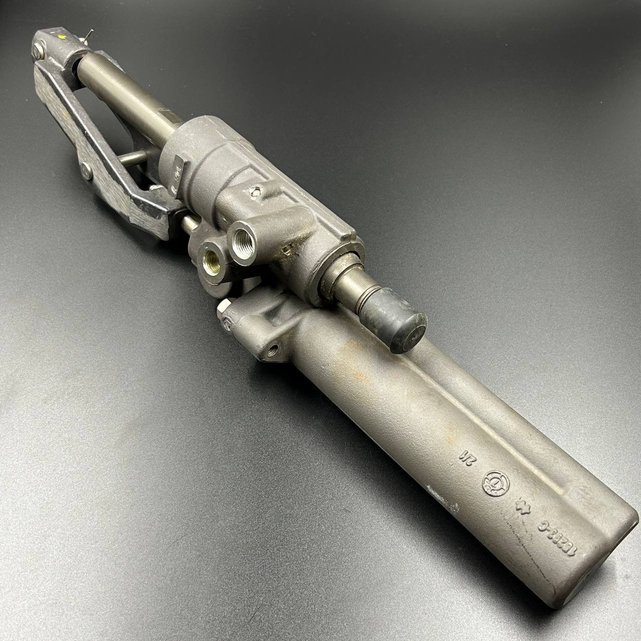 661BB929-6C2A-411A-B76C-8619C6EC1FE1