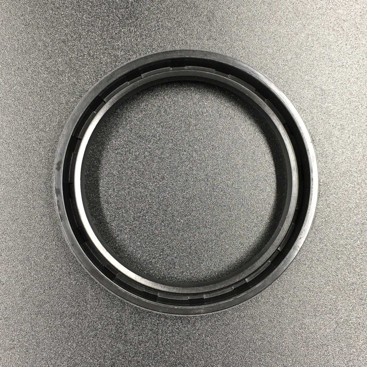 photo5323371853701558197