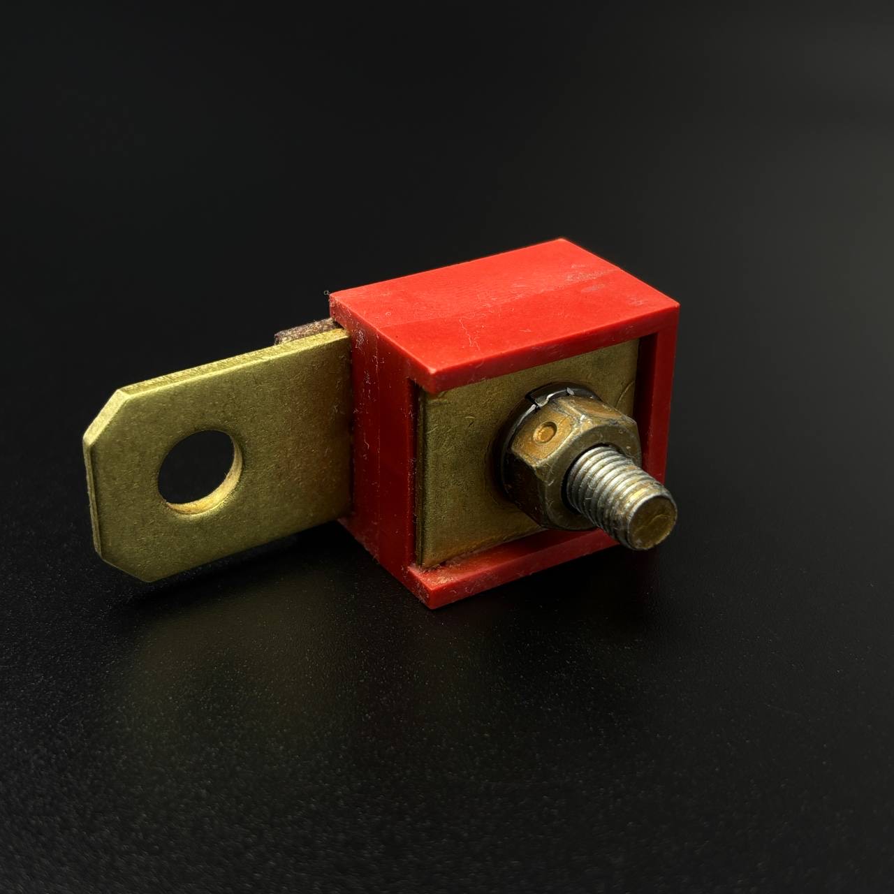 0590C907-CD35-4FBA-880B-B6A397D5F354