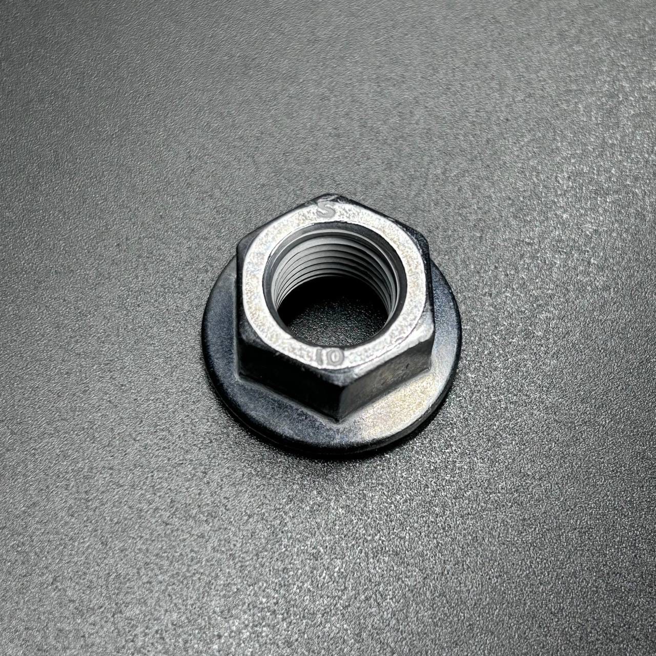 22116B83-C332-44B5-865E-4986278A4B05