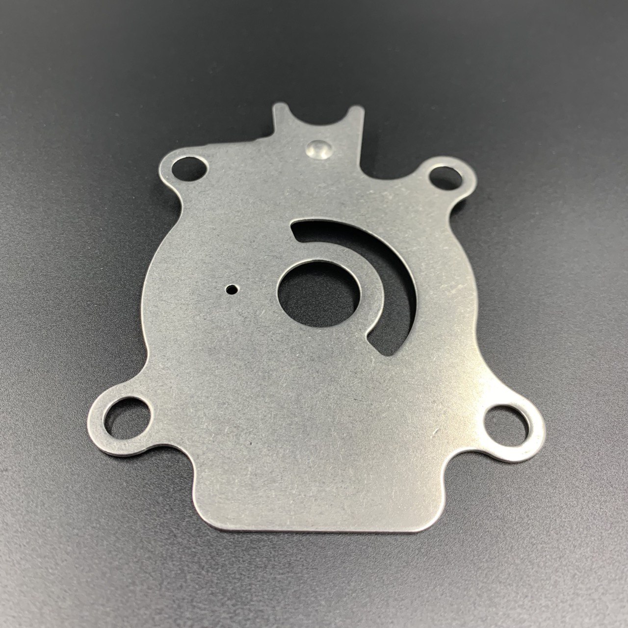 photo5415663060145778902