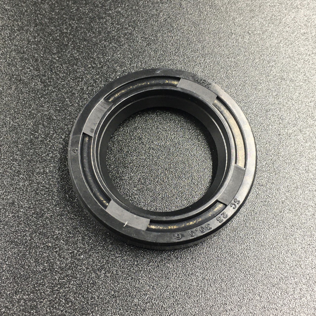 photo5240074781221564598