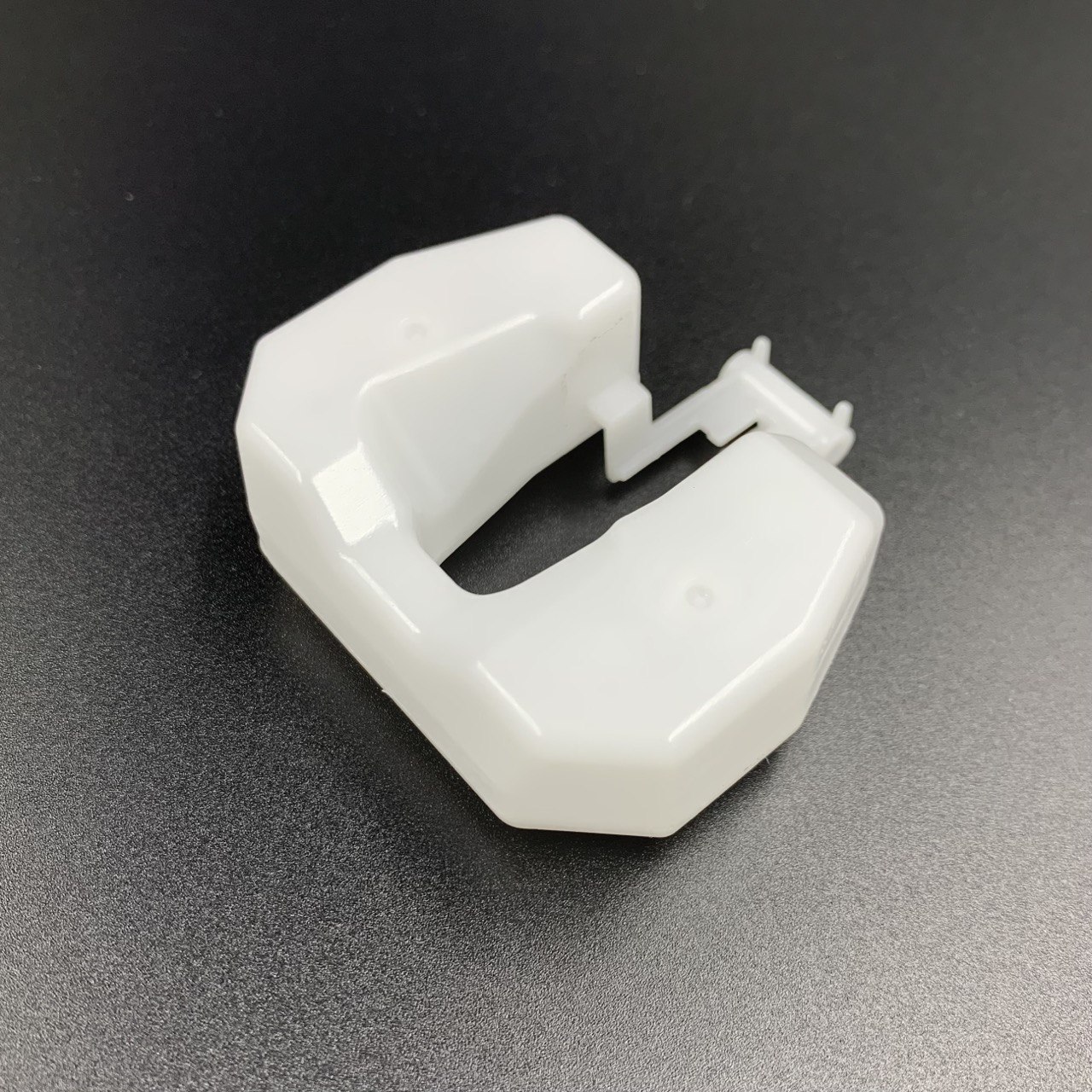 photo5415663060145778975