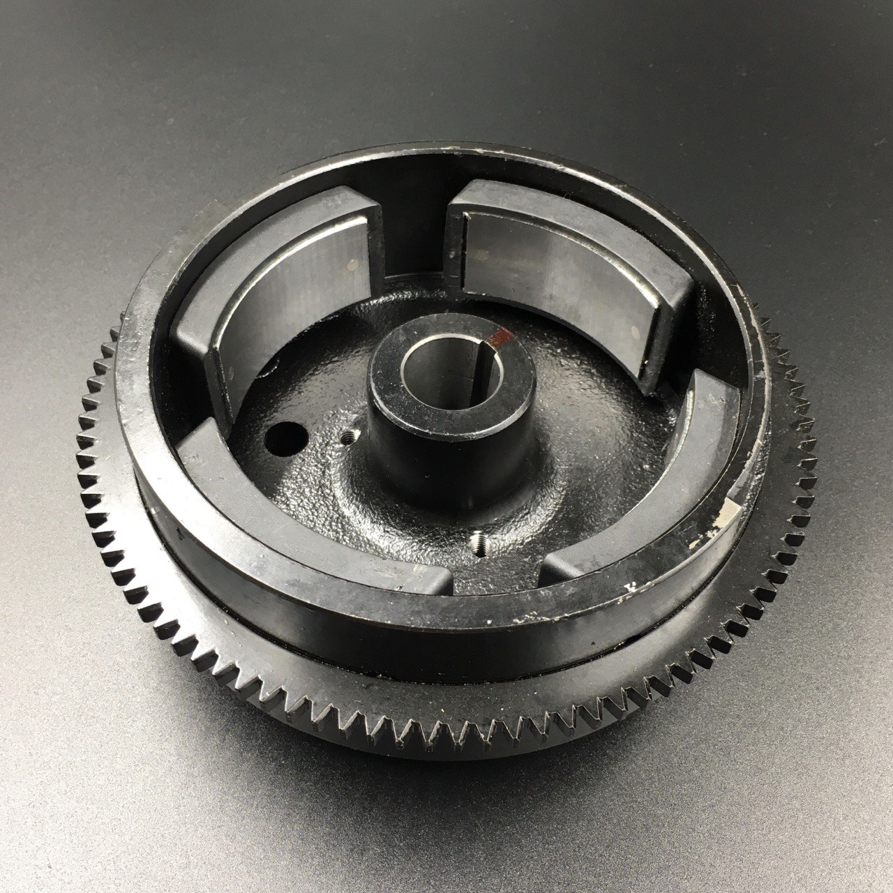 photo5449372484630588845