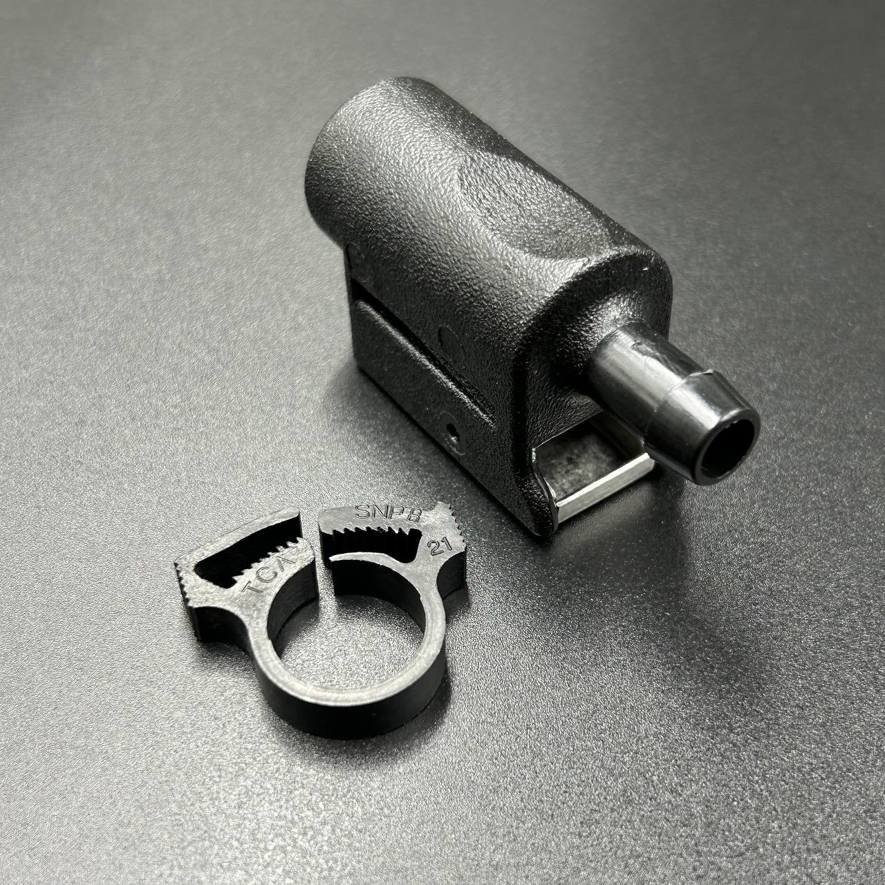 65F9F03F-8F7C-4C9F-8AA6-D192E5B4BAE3