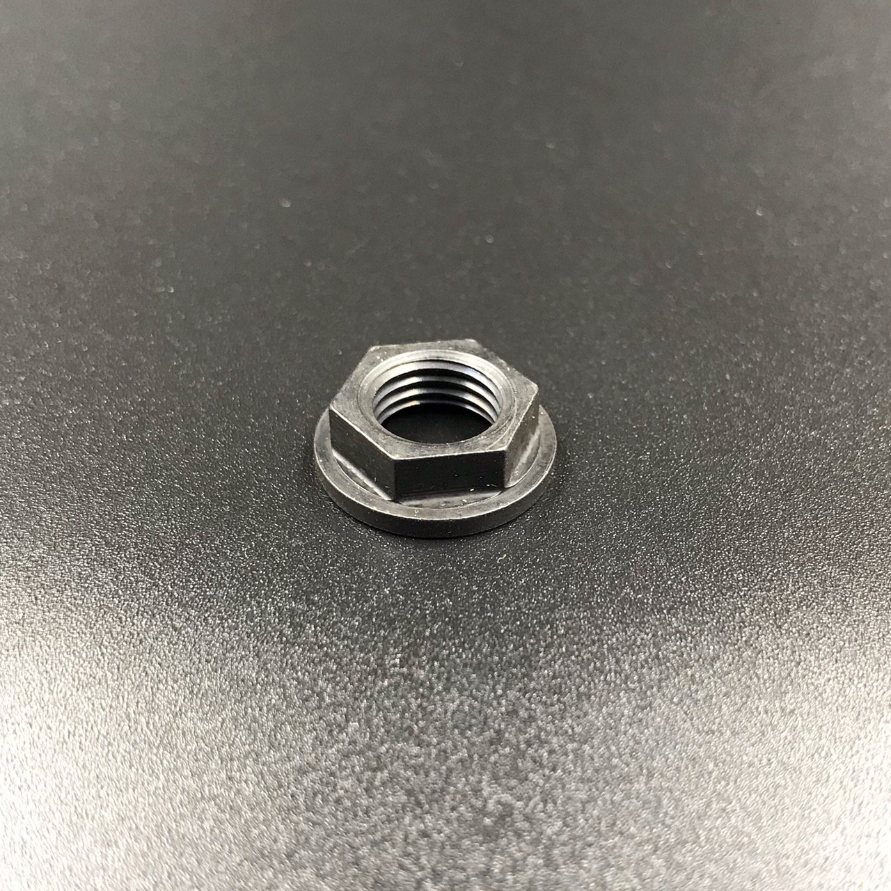 photo5303250859632733546