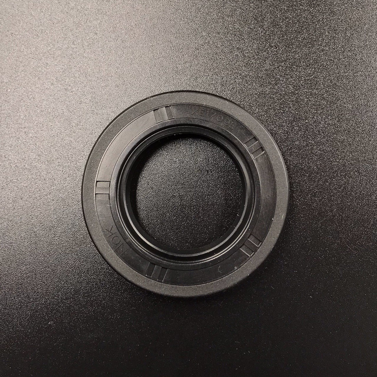 photo5316907339510558043