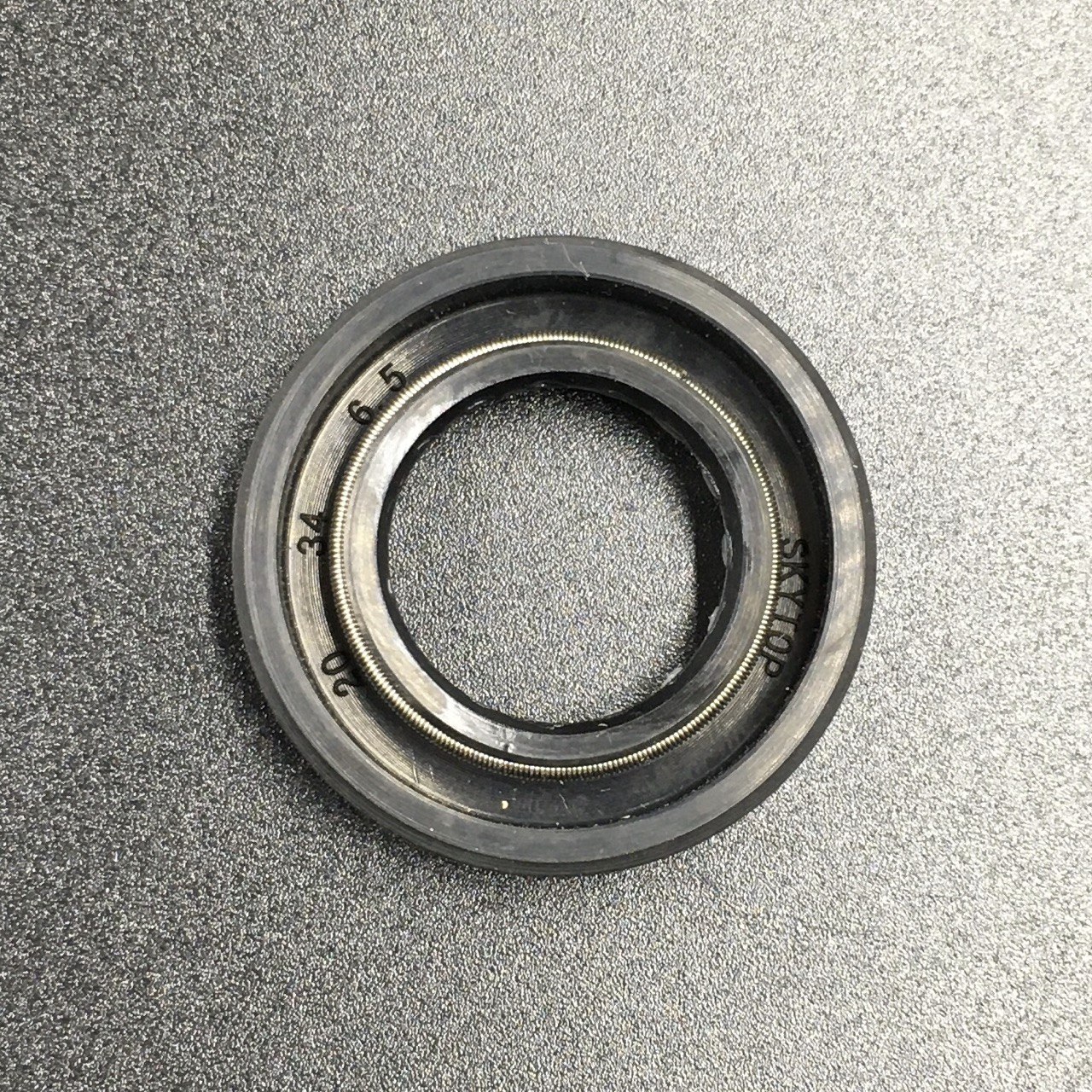 photo5406871395234852414