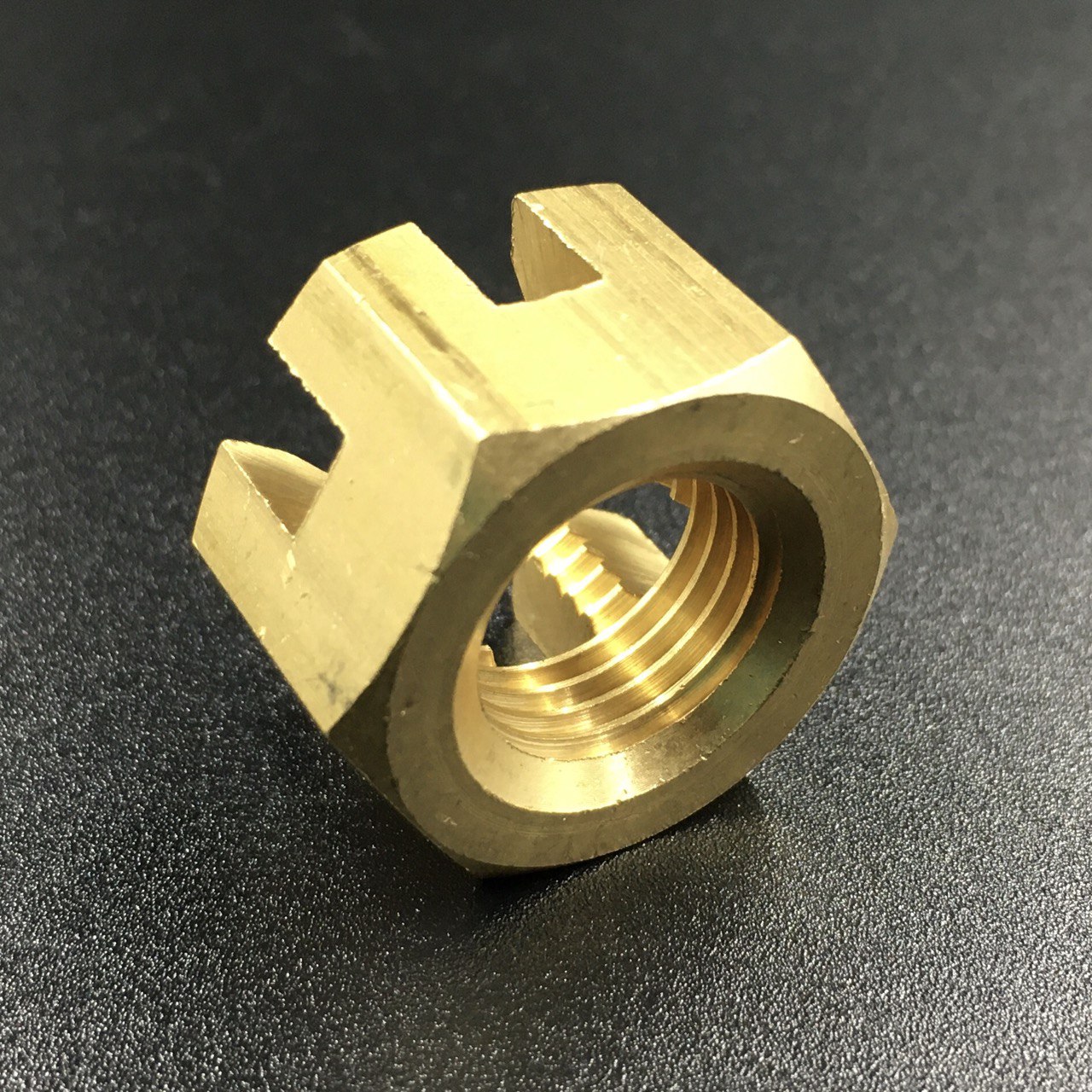 photo5370688503379243843