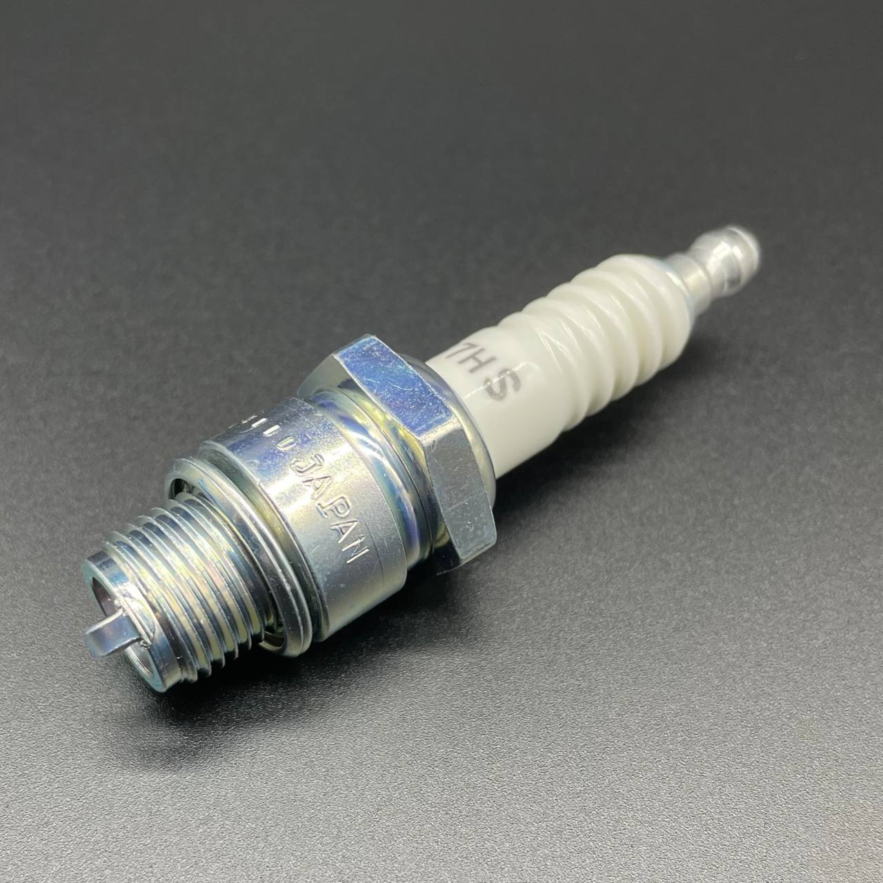 photo5341597092155601071