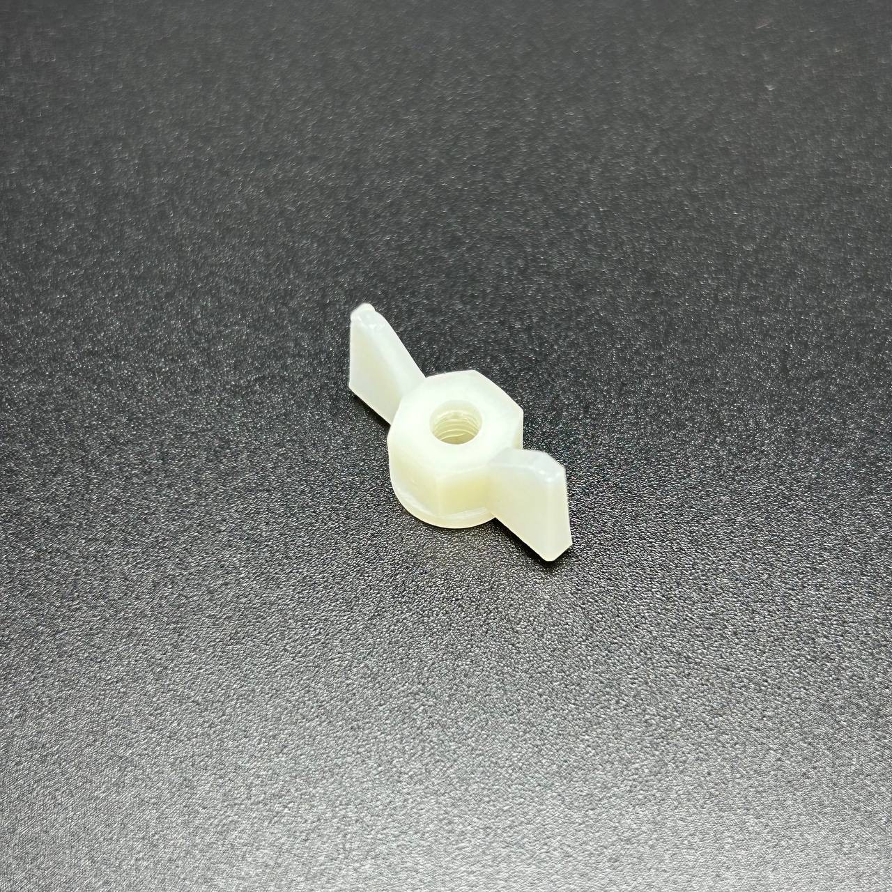 FE760649-BB14-4A80-9305-4029AE7AA3B0