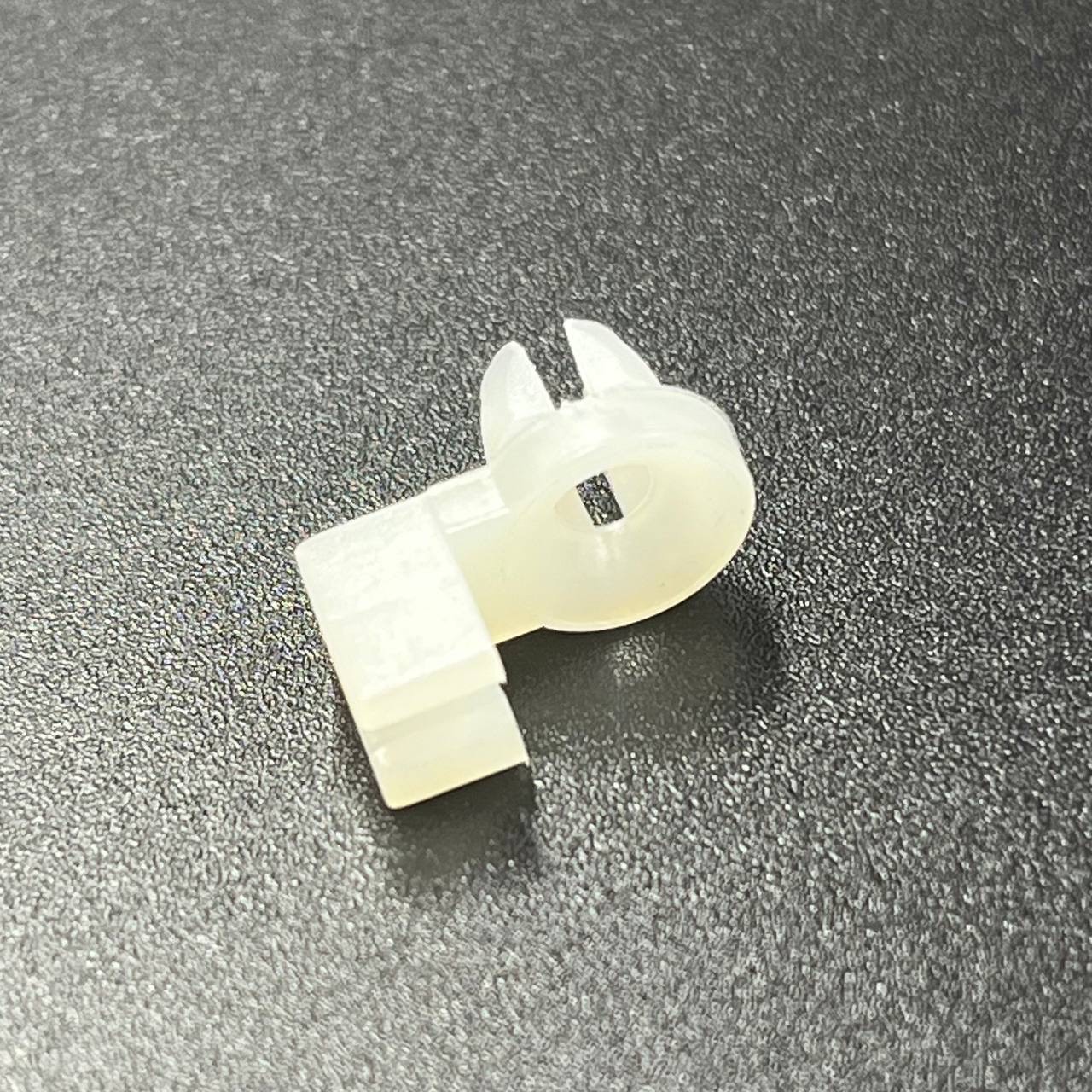 69716683-E7E7-4A21-BFA2-C7AC1EC20334