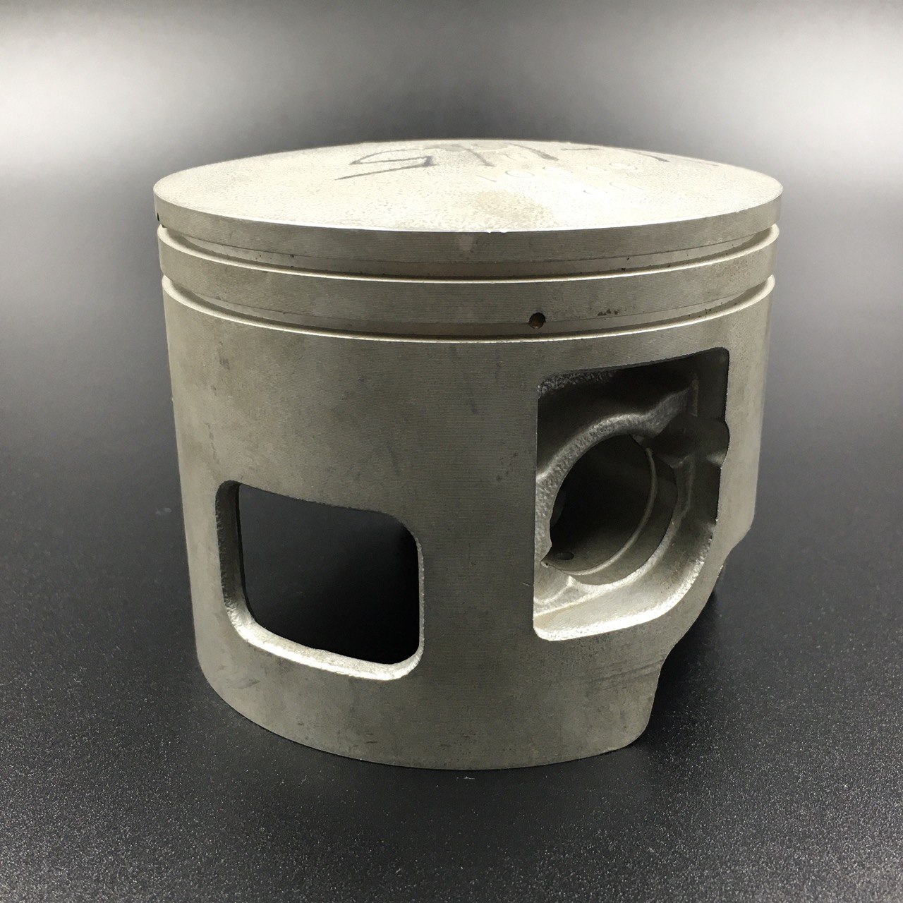 photo5263015498629624606