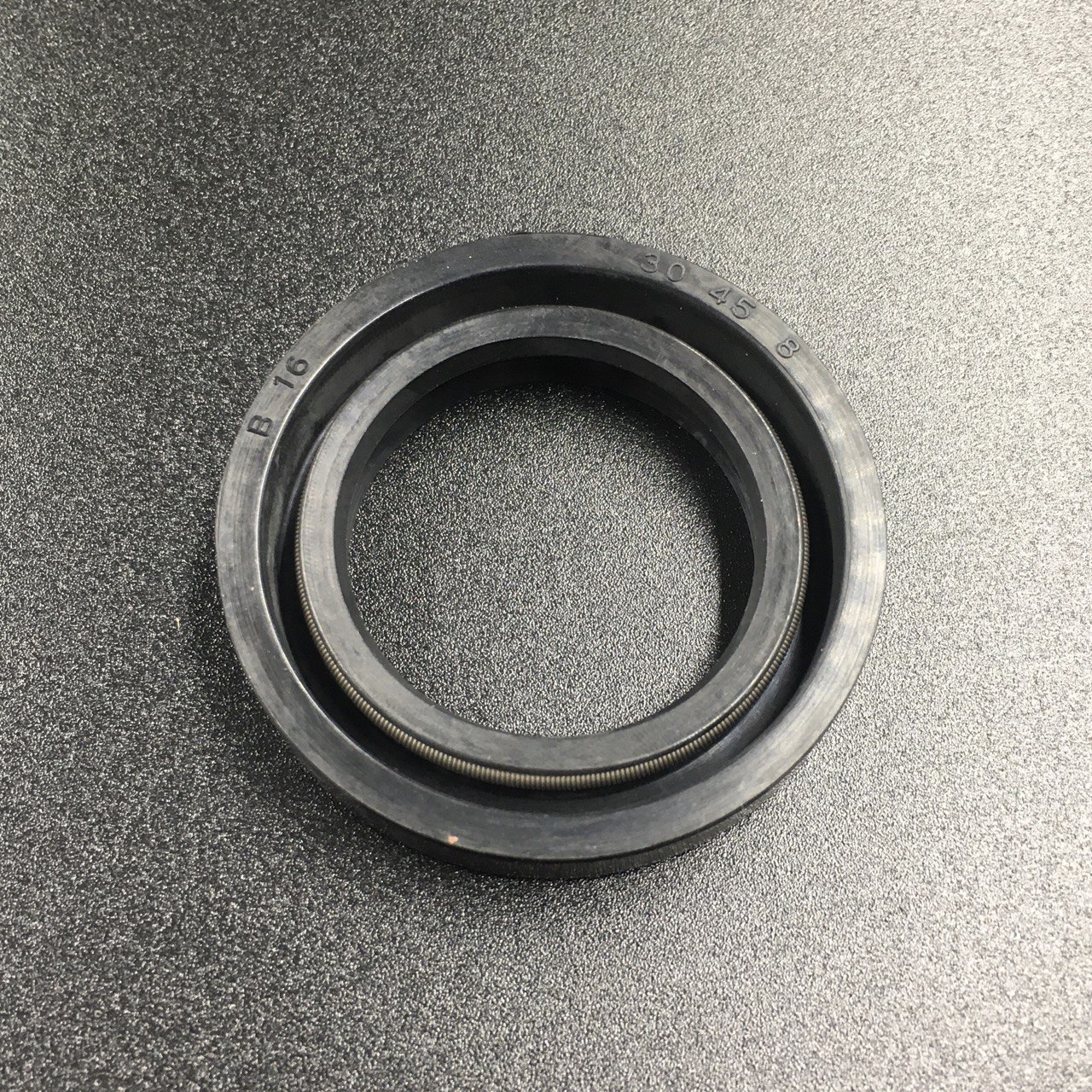 photo5240074781221564610