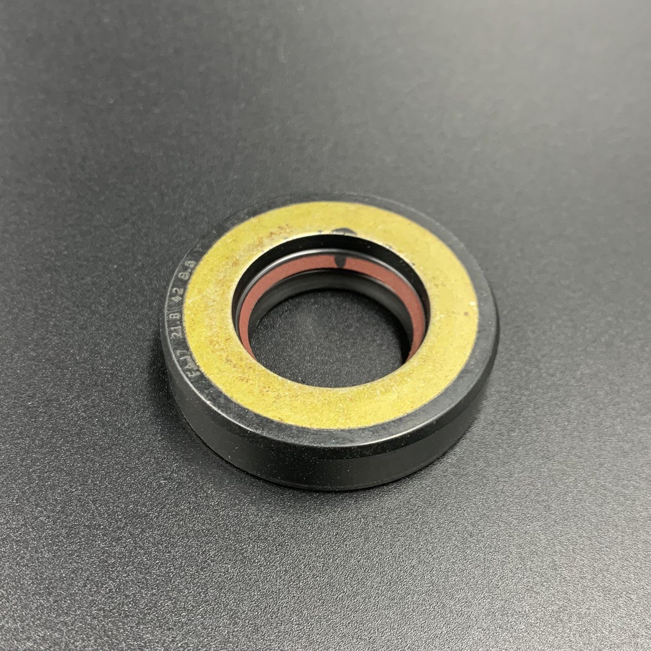 photo5226759098408743569