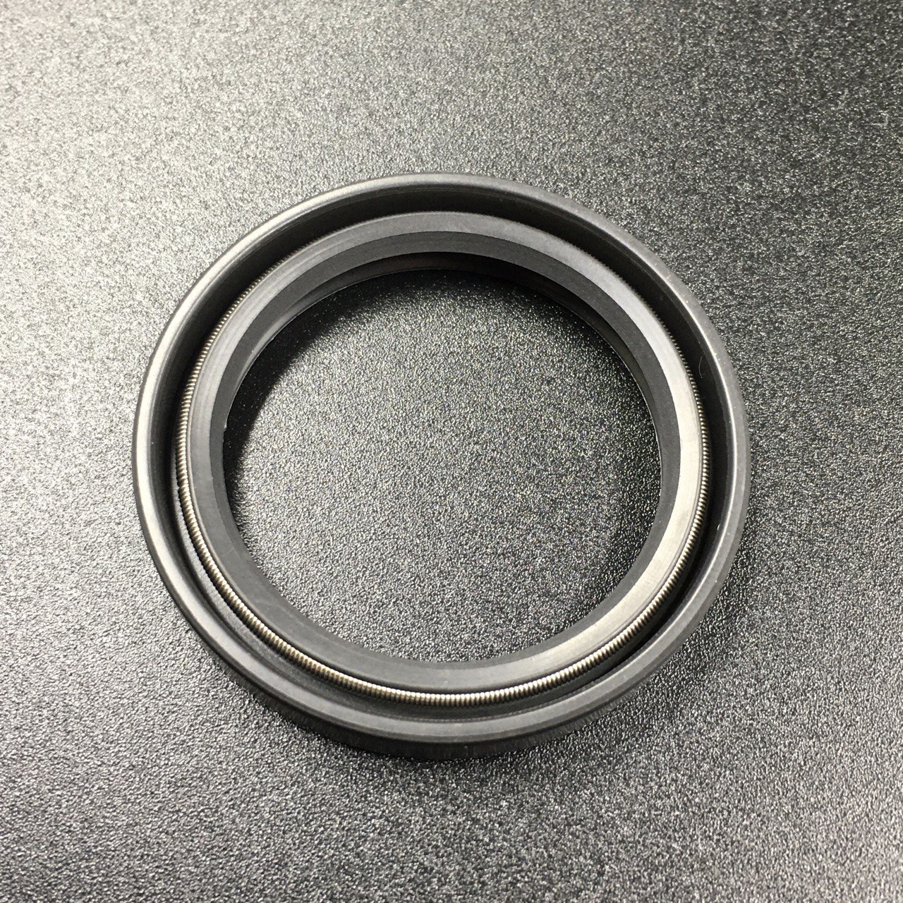 photo5462924240320835176