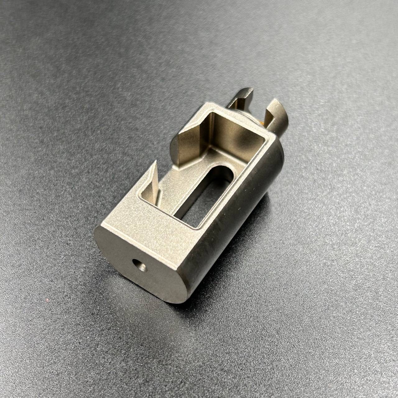 9C6B5346-6CB4-4111-A819-03AE9DEC3A5E