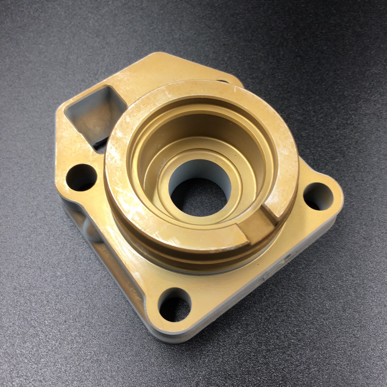 photo5217598298238595556