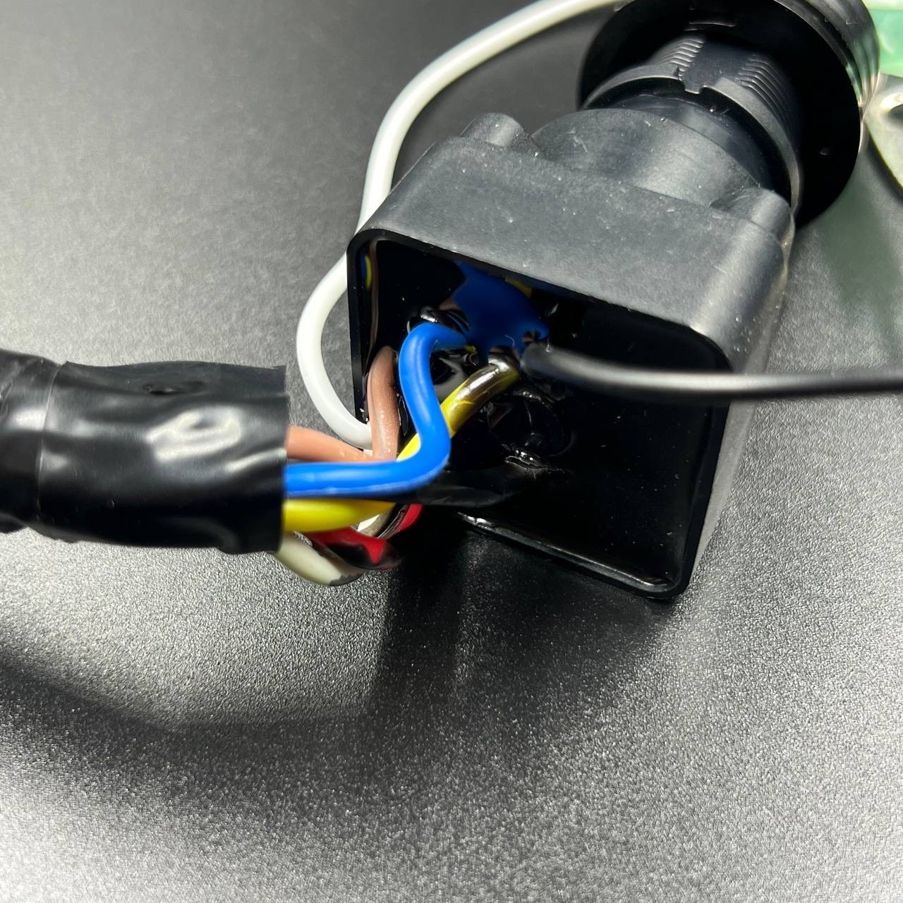 ECC1A977-3EAC-48B9-8BBB-8C8BC605B3F3