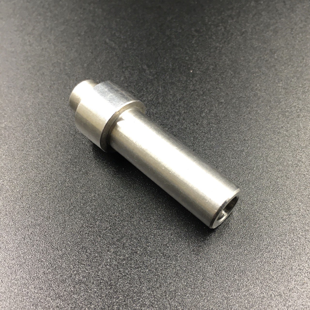 photo5449372484630588843