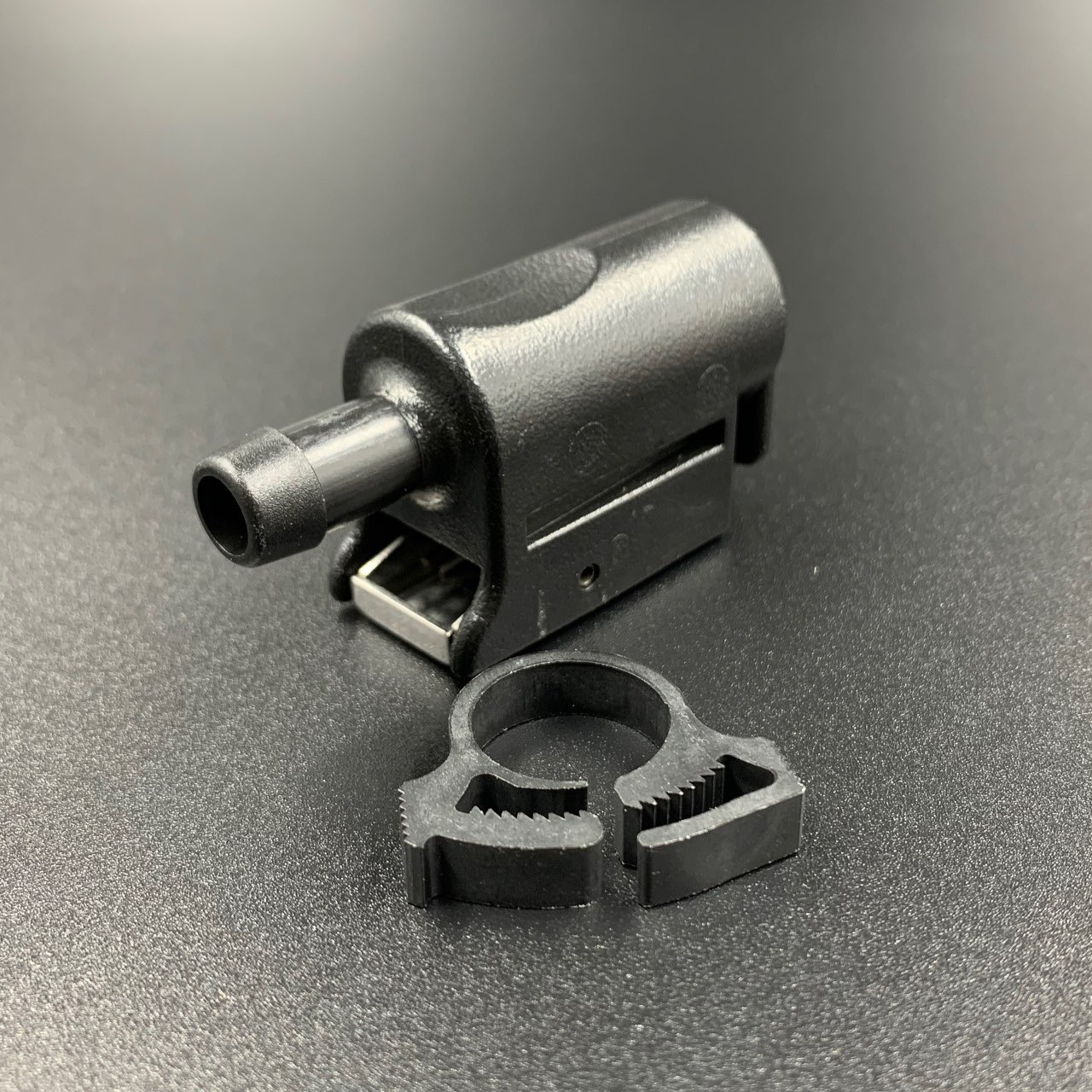 photo5415853967147118202