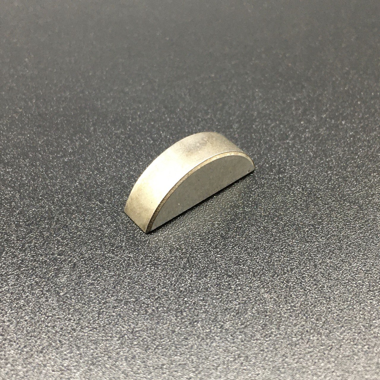 photo5271878704810799308