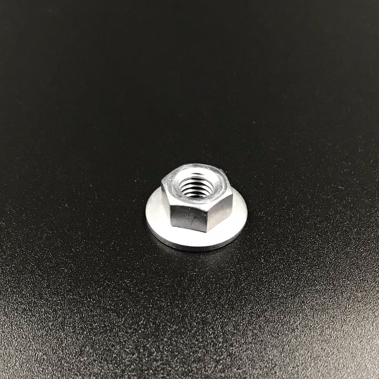 photo5303250859632733577