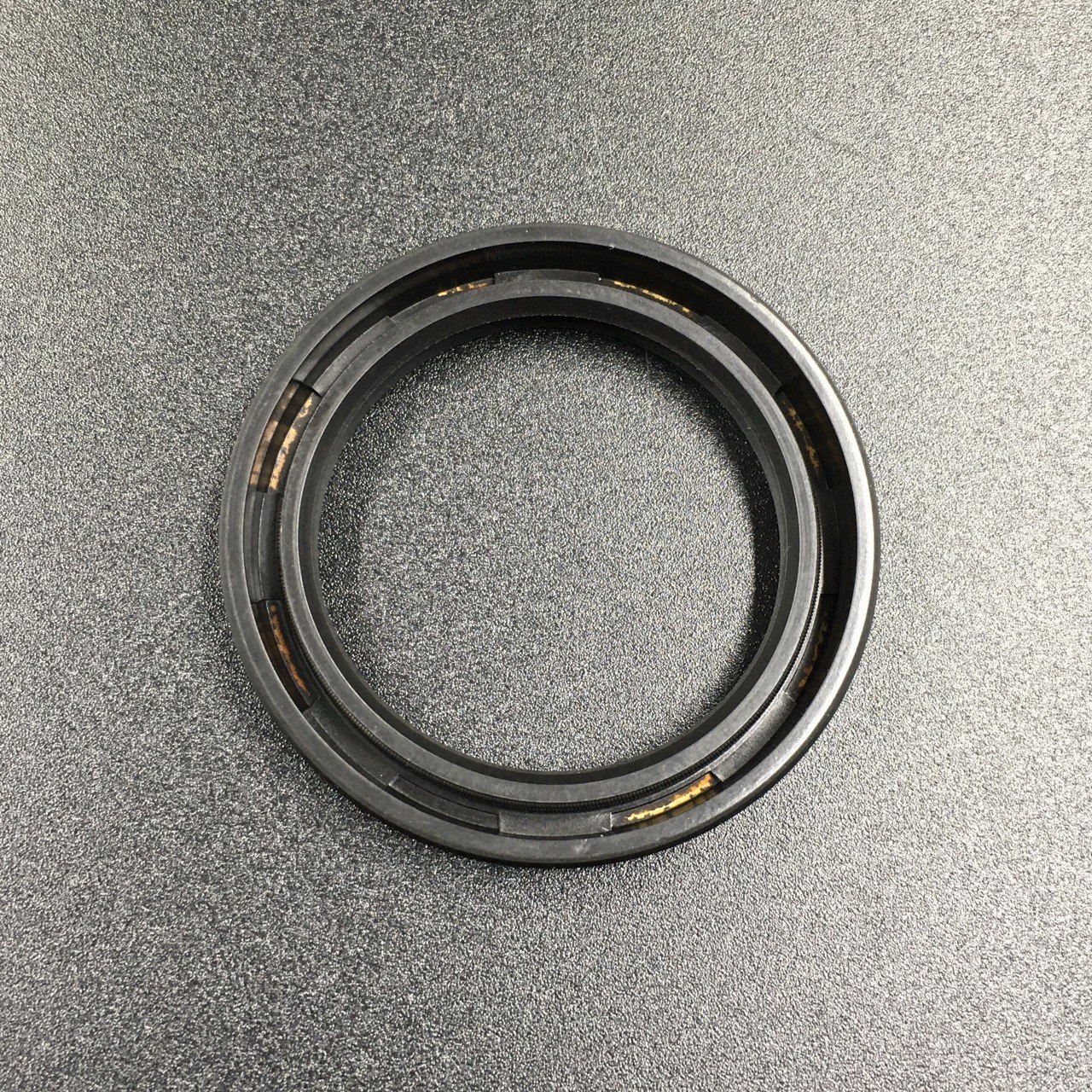 photo5327763693984919411