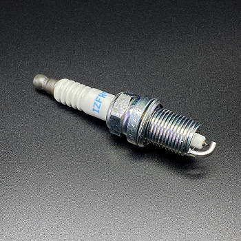 Свеча зажигания NGK IZFR5G @4 (Quicksilver)