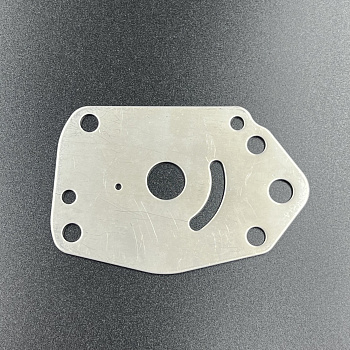 Пластина помпы охлаждения Mercury 6-15 (Omax)