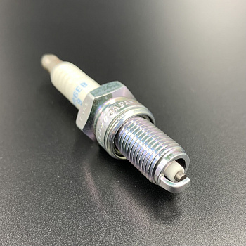 Свеча зажигания 3108 DPR6EB-9 (NGK)