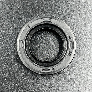 Сальник Yamaha (93106-18M01) (18x32x5) (PREMARINE)
