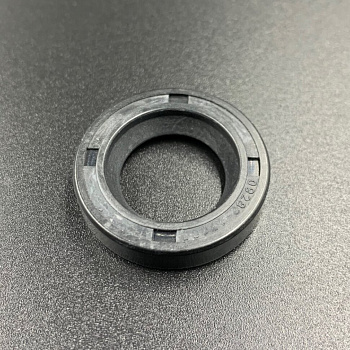 Сальник Suzuki (09282-17007) (17x28x6) (Osaka)