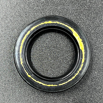 Сальник Yamaha (93101-22M15) (22.4x35x6) (Yamaha)