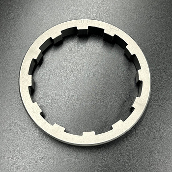 Гайка корпуса редуктора Mercury/Mercruiser (Quicksilver) OEM: 79448; 8M2011027; 8M2000347; 8M0168577