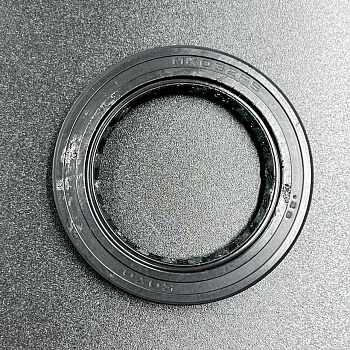 Сальник коленвала нижний Suzuki DF90-350A (09283-32044) (32x47x6) (Suzuki)
