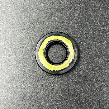 Сальник гребного вала Suzuki DF4-DF6A  (09282-12L05) (12x24x4.5) (Suzuki)
