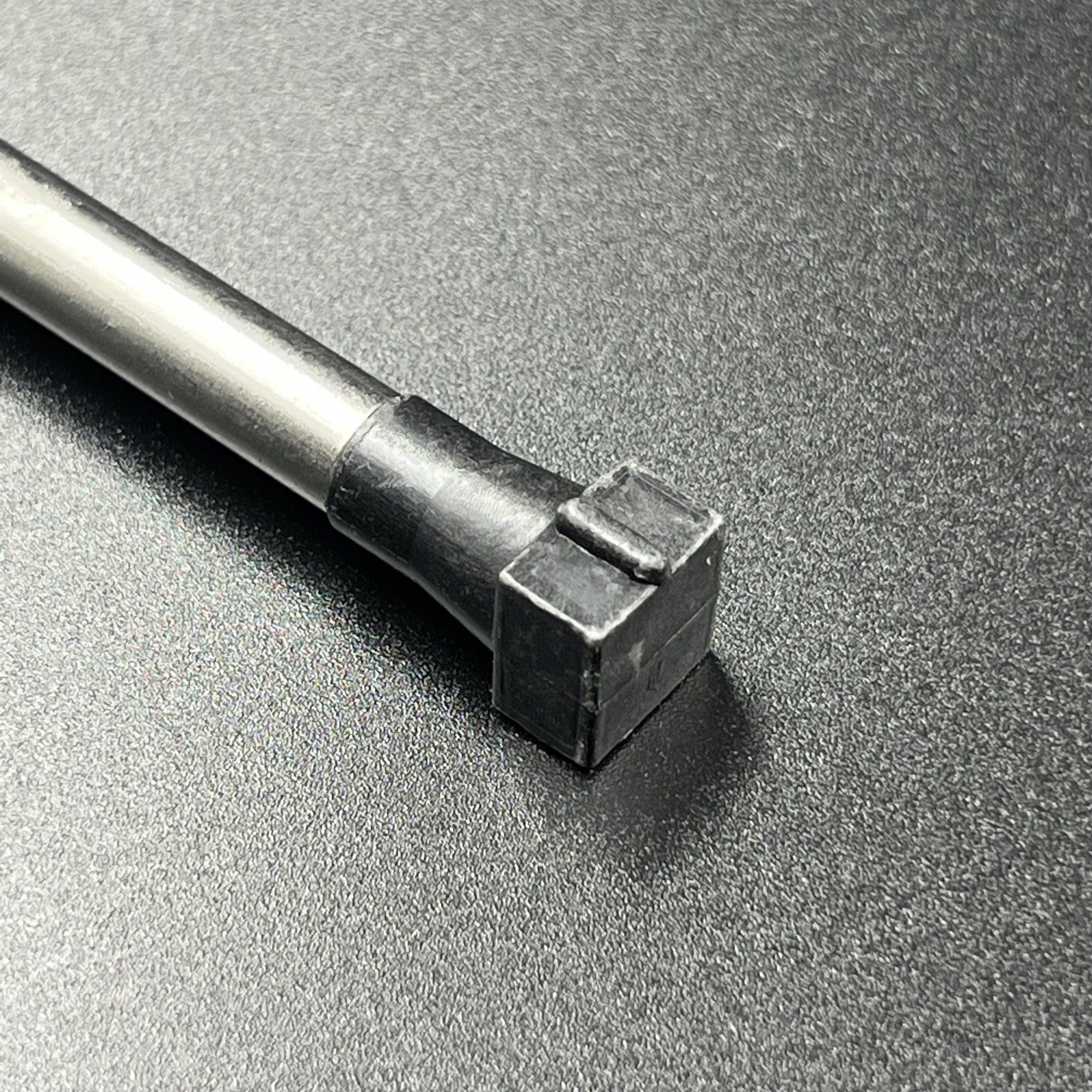 311D2AA9-A7F5-4ABE-893B-431D24C27C90