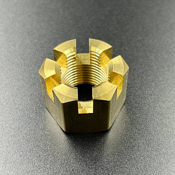 Гайка гребного винта Suzuki DT40-60 (Osaka)