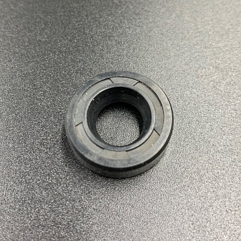 Сальник Yamaha (93101-11M14) (10.8x21x7) (Osaka)