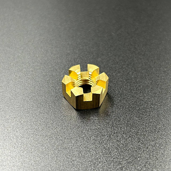 Гайка крепления гребного винта Tohatsu 6-9.8, MFS6-8 (KACAWA)