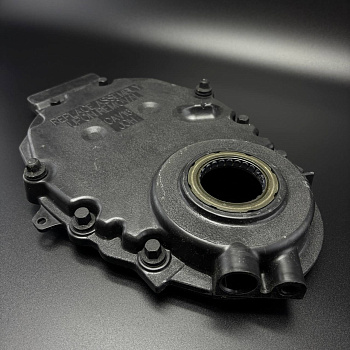 Крышка цепи газораспределения пластиковая COVER ASSY-TIMING QS