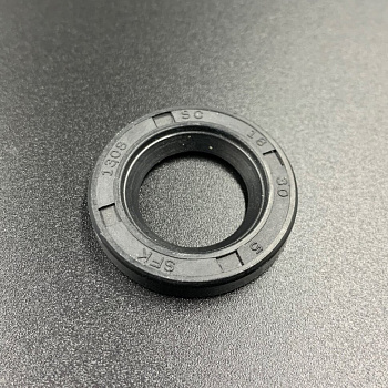 Сальник коленвала (нижний) Yamaha 48-55 (93104-18049) (18x30x5) (Omax)