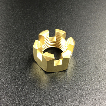 Гайка крепления гребного винта Yamaha 20-30, F20-45 (Sinera)