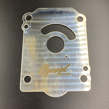 Пластина помпы охлаждения Suzuki DF150-250, DF150-250(A) (17471-93J02) (Omax)