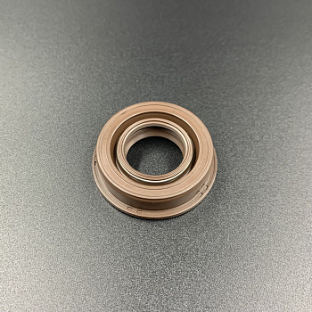 Сальник Yamaha (93103-18011) (16.7x32.2/35.3x8.8) (Yamaha)
