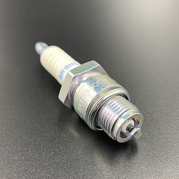 Свеча NGK BR8HS 6715 (NGK)