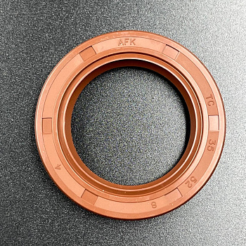 Сальник коленвала Yamaha  (93102-35M61; 91201-ZE3-004) (35x52x8) (Omax)